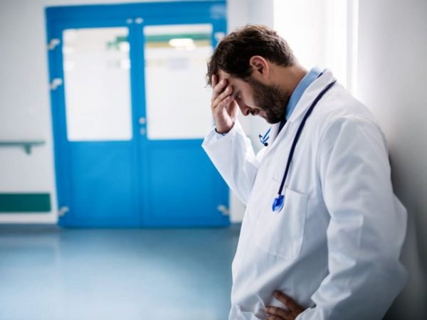 Erro médico: entenda as causas, consequências e como os estudantes de medicina podem se prevenir