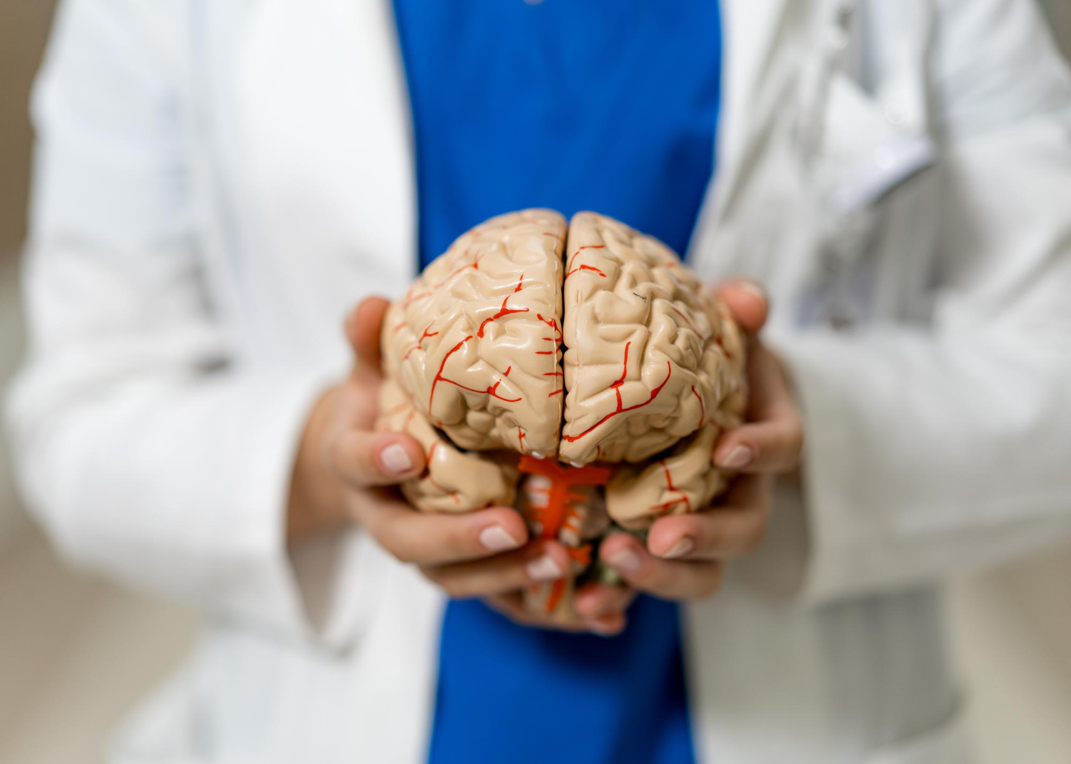 O que faz um neurocirurgião? Descubra mais sobre esse profissional!